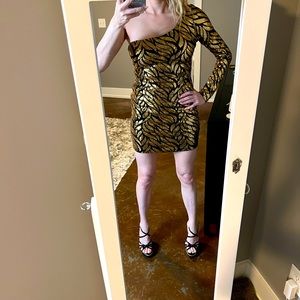 Ark & Co, gold abs black sequins one sleeve mini, size small